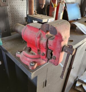 o41- JIR Vise Model 5. Buyer to unbolt - Image 4