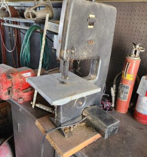 o42- Black & Decker Power Band Saw. Tested/works - Image 3