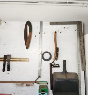 o45- tools on the wall