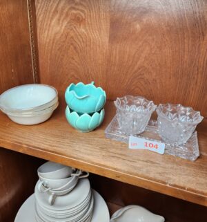 o104- vintage dishes