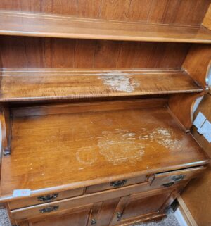 o108- Vintage Maple 2 Piece China Hutch - Image 3