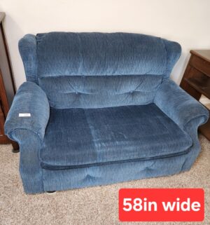 o124- Loveseat Sofa bed. Very Clean