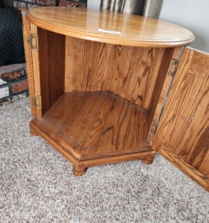 o134- Round Oak Table - Image 3