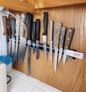 o137- knives only