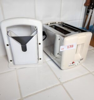 o138- toaster, cutter