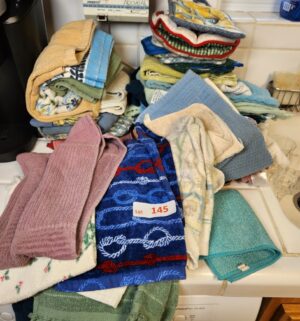 o145- kitchen cloths