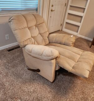 o157- Recliner - Image 3