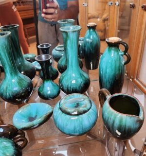 o162- Collection of Blue Mountain Pottery - Image 3