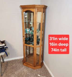 o165- Lighted Curio Cabinet