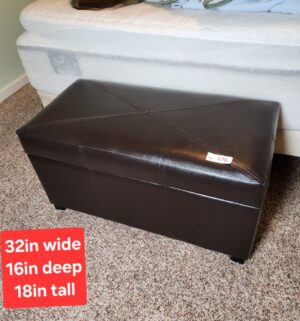 o176- Storage Bench. Good Shape