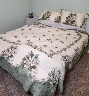 o177- All queen bedding