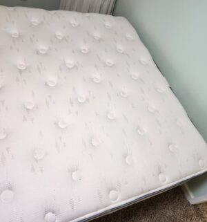 o179- Queen Simmons Beauty Sleep Mattress set w/ frame - Image 3