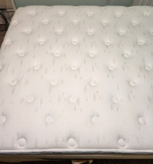 o179- Queen Simmons Beauty Sleep Mattress set w/ frame - Image 4