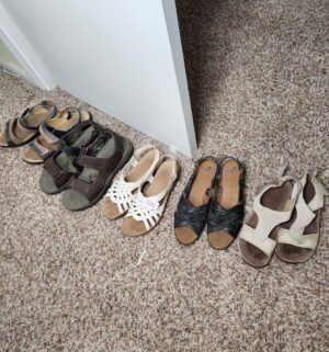 o195- Shoes size 10