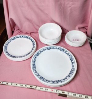 o252- vintage corelle by corning dishes