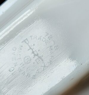 o253- Pyrex Old Town Blue Onion Butter Dish - Image 3