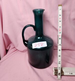 o258- art glass vase