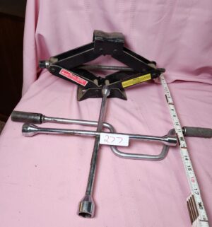 o277- Tire irons, car jack
