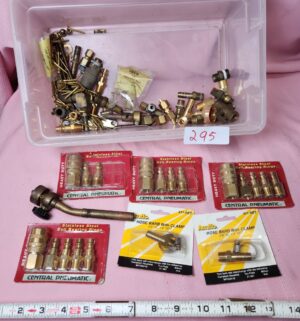 o295- sm tote of brass hardware