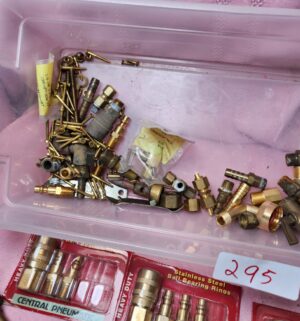 o295- sm tote of brass hardware - Image 3