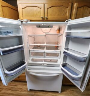 o302- Kenmore Elite French Door Refrigerator. Ice Maker/works. - Image 3