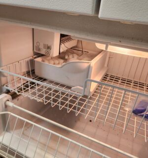 o302- Kenmore Elite French Door Refrigerator. Ice Maker/works. - Image 8