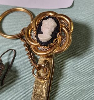 v67- Vintage Cameo Earrings and Key Finder - Image 3