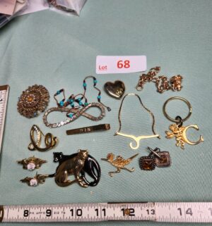 v68- Pins and misc vintage jewelry