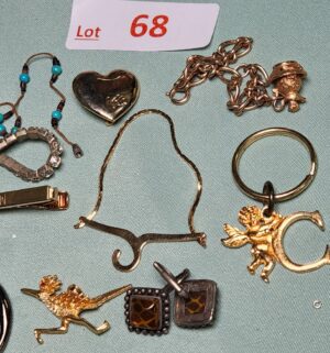 v68- Pins and misc vintage jewelry - Image 3