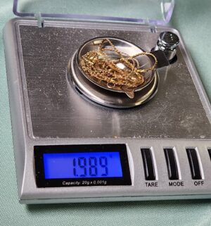 v87- Broken Necklace 14k Gold - Image 4