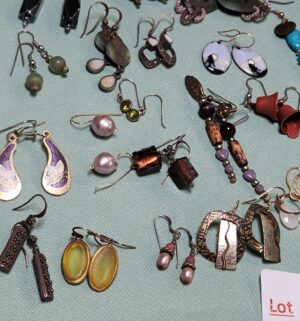 v115- Vintage Earrings - Image 3