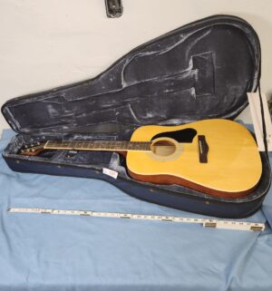 v127- Silvertone Pro Series Acoustic Guitar. Model SD3000PK N