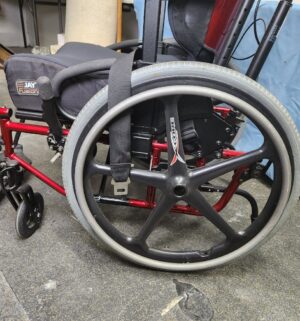 v130- Quickie IRIS tilt-in-space wheelchair - Image 4
