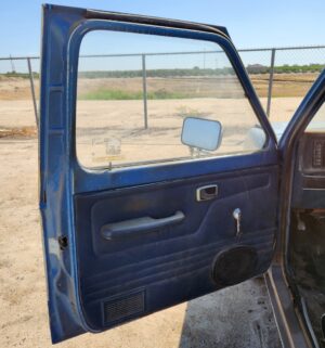 v131- 1983 Ford Ranger XL 5-Speed Diesel Long Bed. Does Not Run. Bill of Sale Only. 23pics 1 video - Image 9