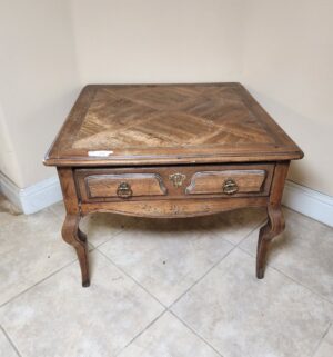 w27- American Martinsville End Table