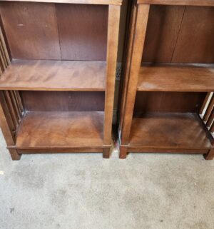 w55- Pair of newer bookcases - Image 4