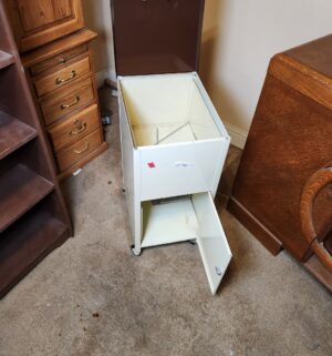 w56- vintage file box - Image 3