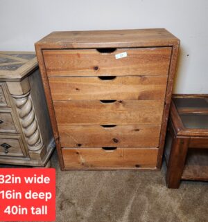 w67- Dresser Chest