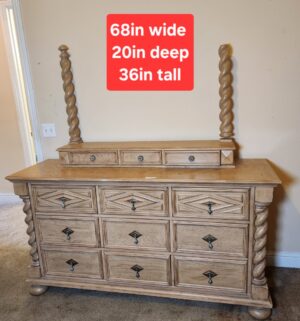 w70- 9 Drawer Dresser w/ removable hutch and mirror (optional). Great Shape
