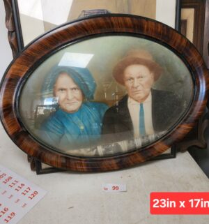 w99- Antique Tiger Oak Oval Frame w/ Glass
