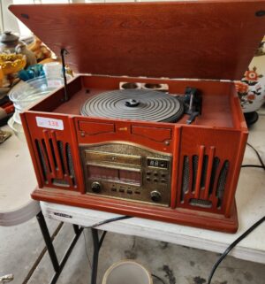 w138- newer stereo system. Powers on, radio plays, components not tested