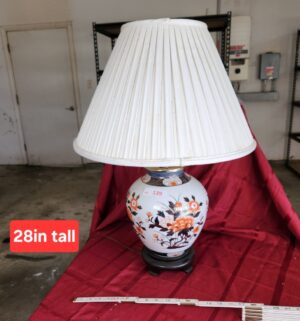 w139- porcelain lamp