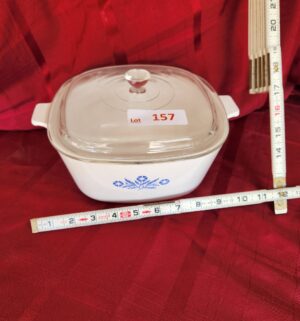 w157- Corning Ware 2 1/2qt dish