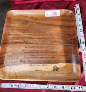 w196- A mothers love wooden plaque