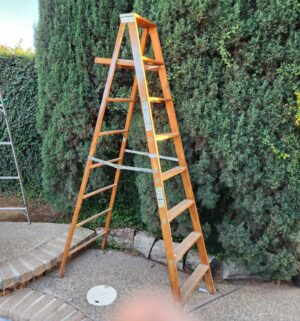 x139- Werner Model 368 Wooden Ladder