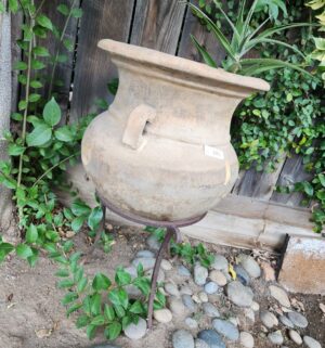 x145- vintage terracotta planter on metal stand - Image 3