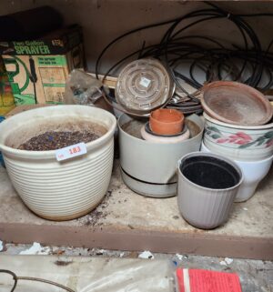 x183- garden pots, sprayer