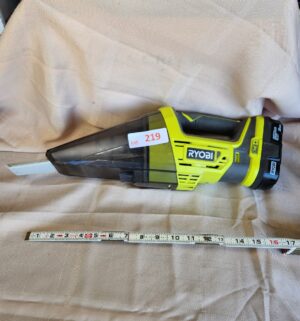x219- ryobi 18v vac. Works, no charger