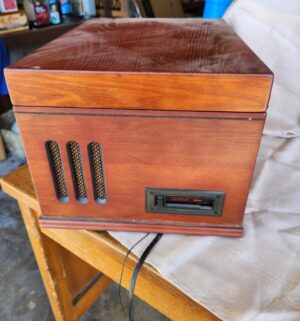 x266- crosley stereo. Tested/works - Image 4