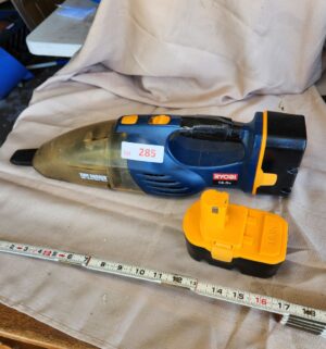 x285- Ryobi 18v vac. No charger. Tested/works